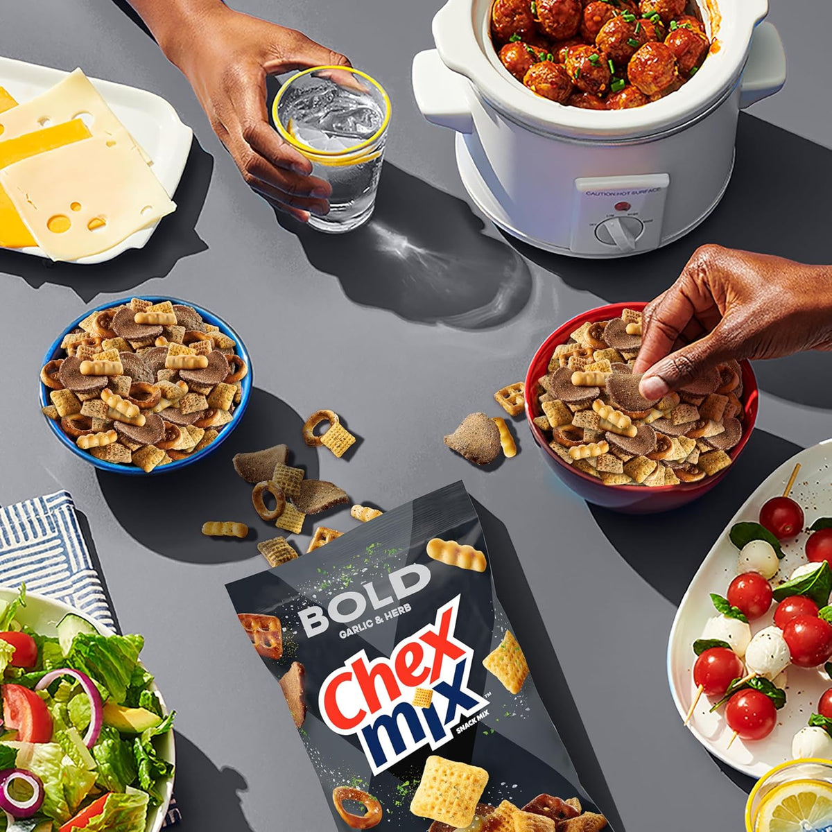 Chex Mix Bold Garlic and Herb Snack Mix, Snacks, 8 oz